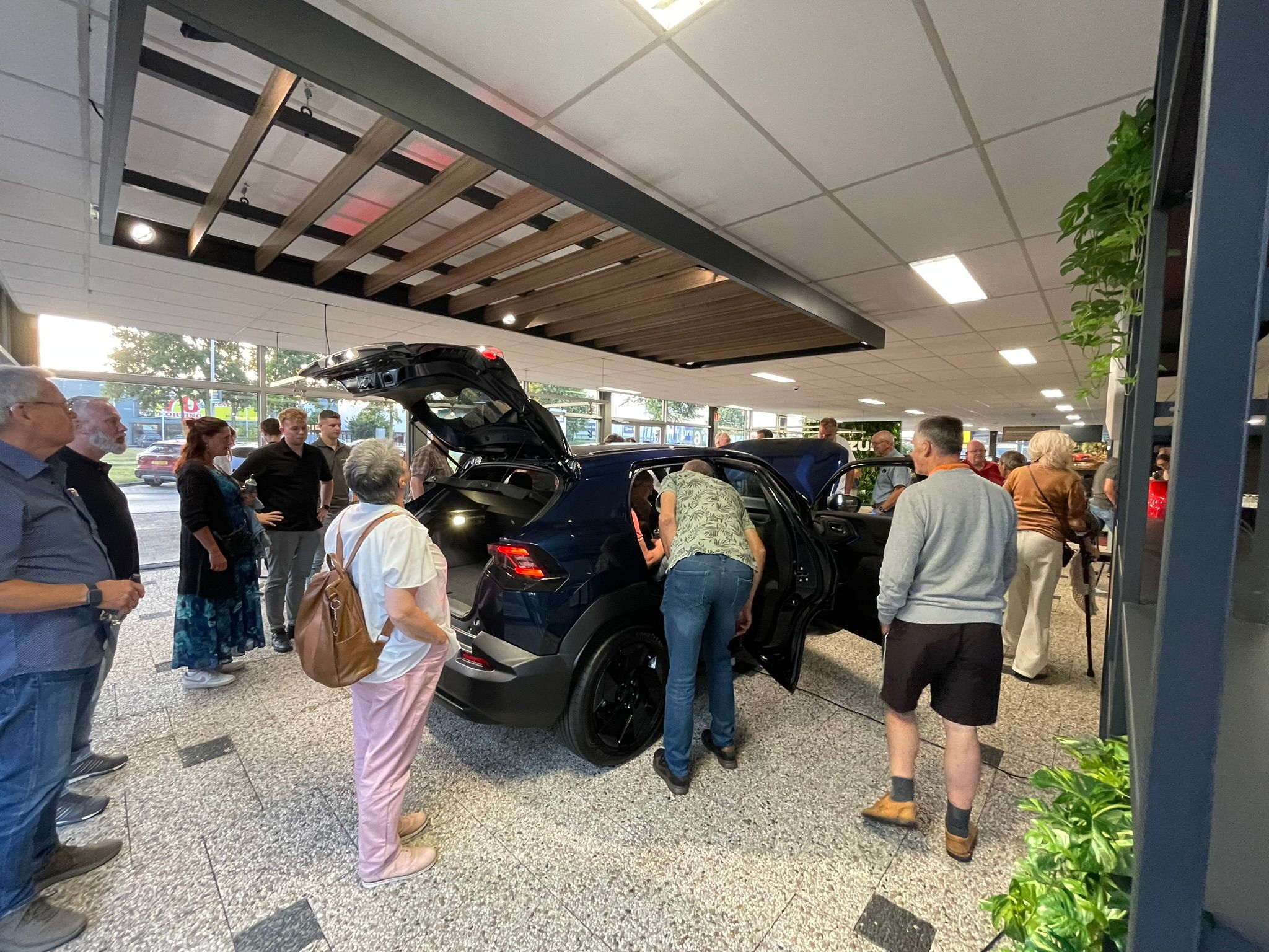 Suzuki Ervaar Elektrisch nieuwe eVitara Deventer Ermelo Barneveld Nunspeet Auto Versteeg Buurman (3).JPEG